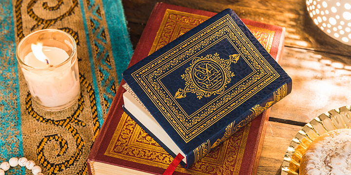 Keistimewaan Al-Qur'an Sebagai Hakim Kitab (Foto: via qultummedia.com)