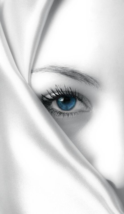 Rahasia Bidadari Surga, Kecantikan yang Sempurna dan Mata Berbinar (Foto bubble on the top. wordpress)