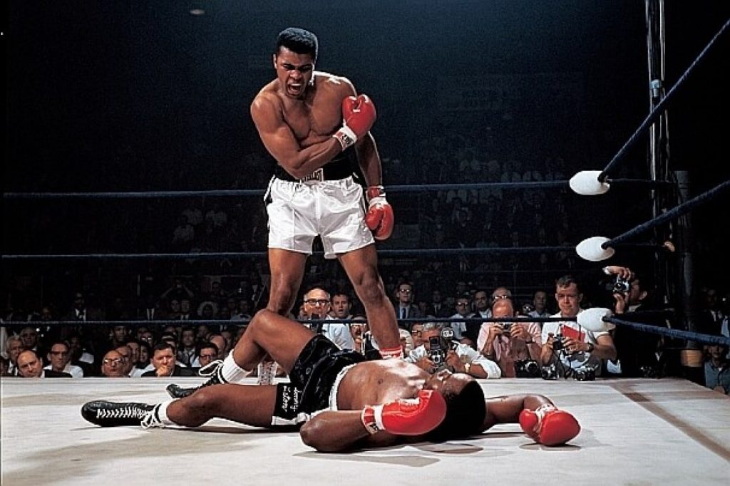 Muhammad Ali juara dunia tinju kelas berat 3 kali. (Foto The Washington Post)