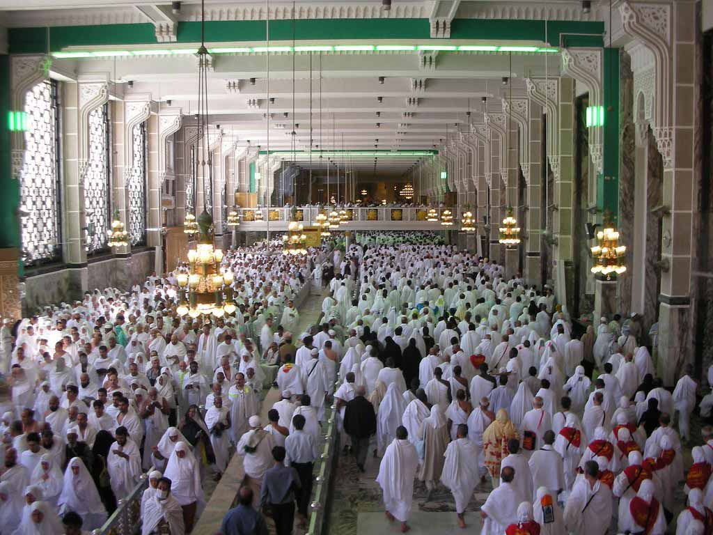 Sai antara bukit shafa dan marwah (Foto umroh.com)