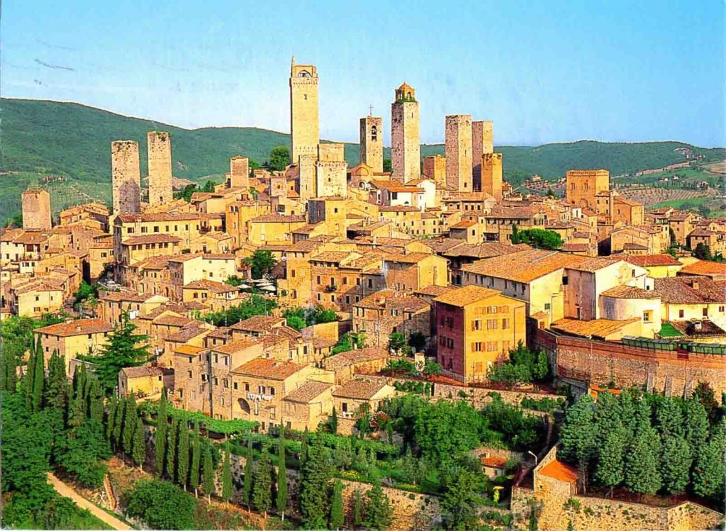 San Gimignano, Tuscany, Italia (Foto Pinterest)