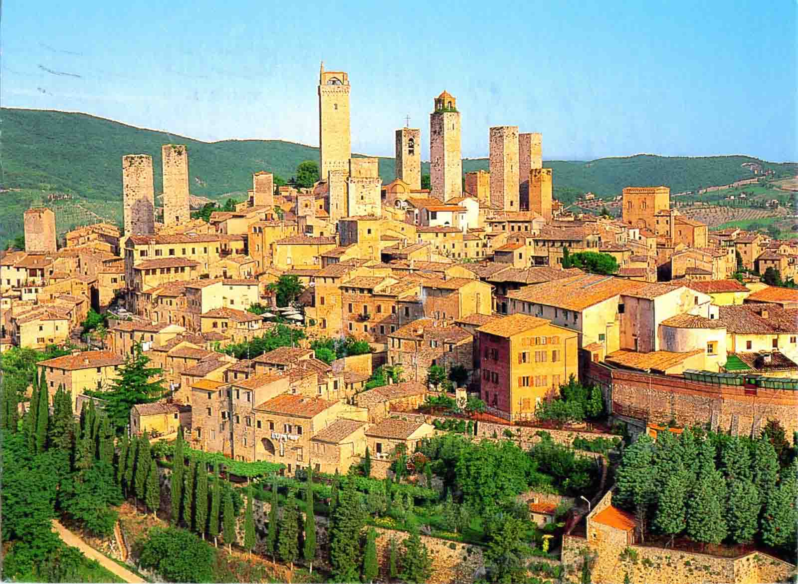 San Gimignano, Tuscany, Italia (Foto Pinterest)