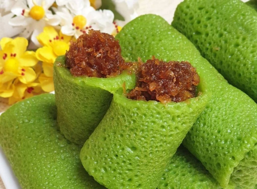 Kue Dadar Gulung Manis dengan Gula Merah (Foto Ayuaudrey91,Instagram)
