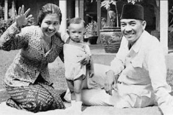 Inggit Garnasih salah satu istri Presiden Soekarno.