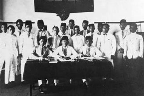 Soekarno mendirikan Partai Nasional Indonesia (PNI)