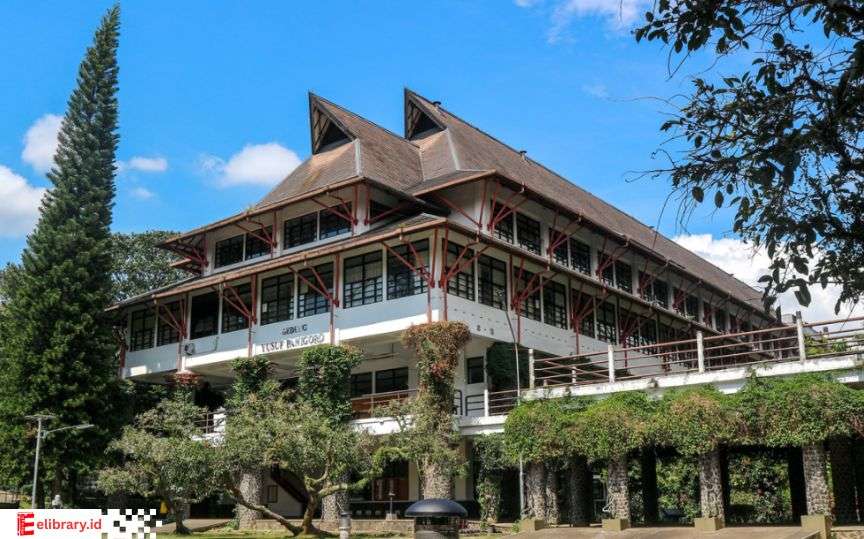 Aula Barat ITB, gedung ikonik bersejarah sejak 1920 di Jalan Ganesha Bandung
