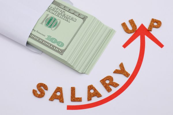 Gaji naik dari waktu ke waktu
