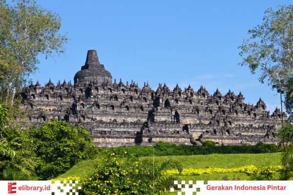 Jumlah patung Buddha di Candi Borobudur ada 504 patung