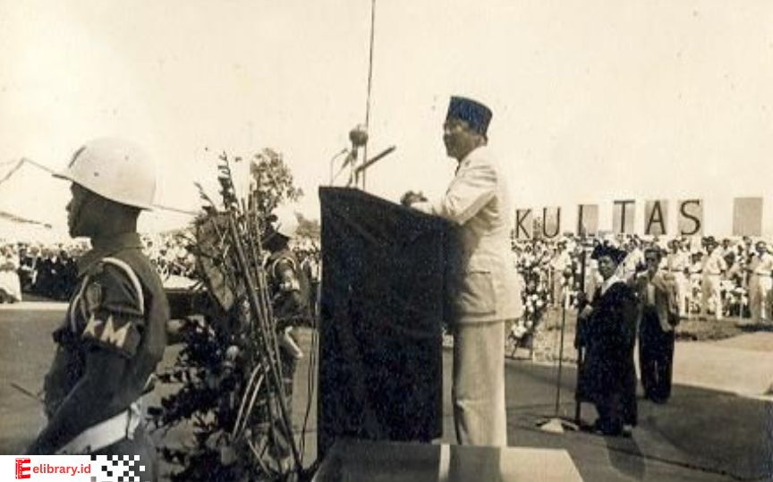 Presiden Soekarno meresmikan penggunaan nama Institut Teknologi Bandung (ITB) pada tahun 1959
