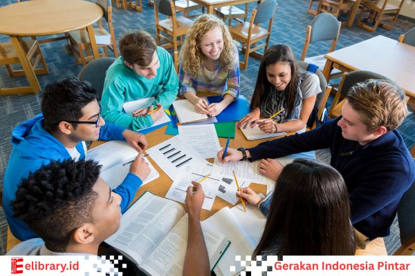 belajar kelompok bersama teman