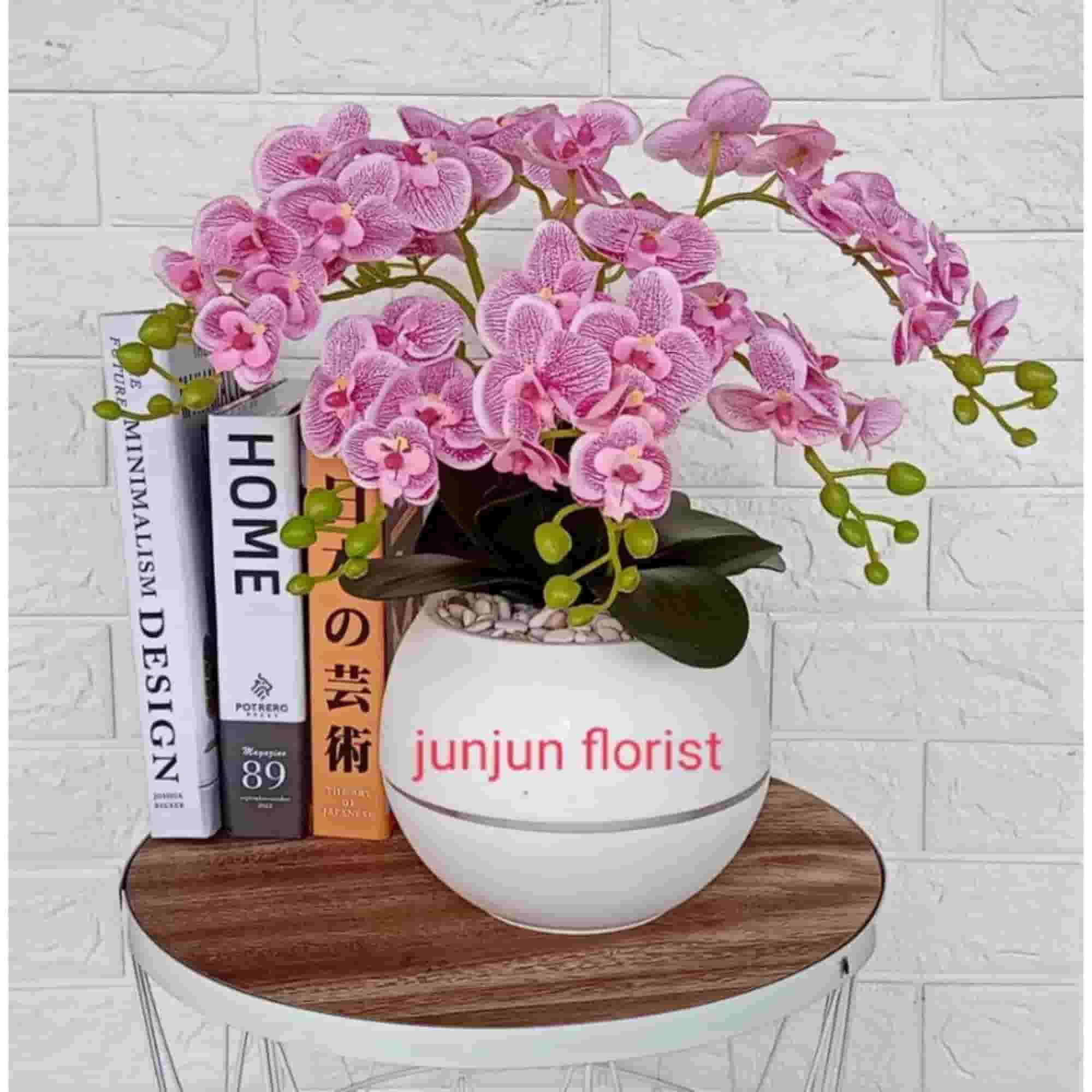 Bunga Anggrek Bulan Artificial